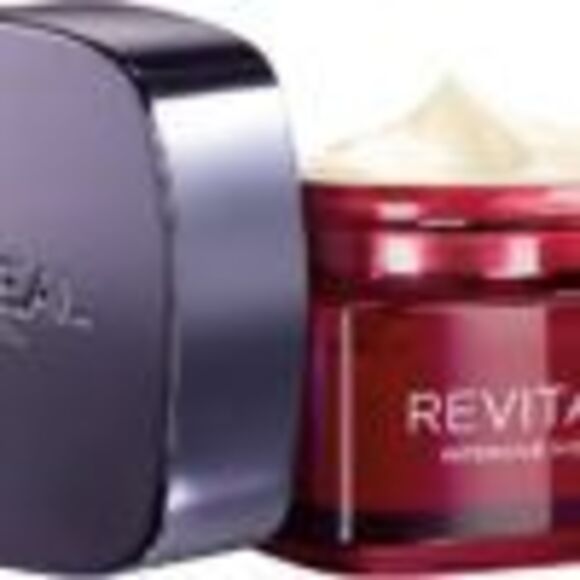 L'Oreal Paris Revitalift Triple Power Intensive Anti-Aging Day Cream Mo - Picture 3 of 4